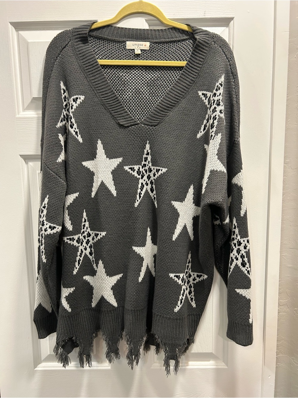 Umgee Charcoal Gray V-Neck Star Knit Sweater